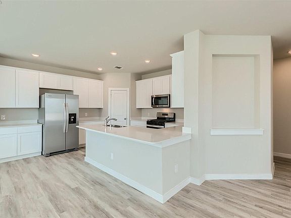 3rd image of 1309 Creekbank Dr