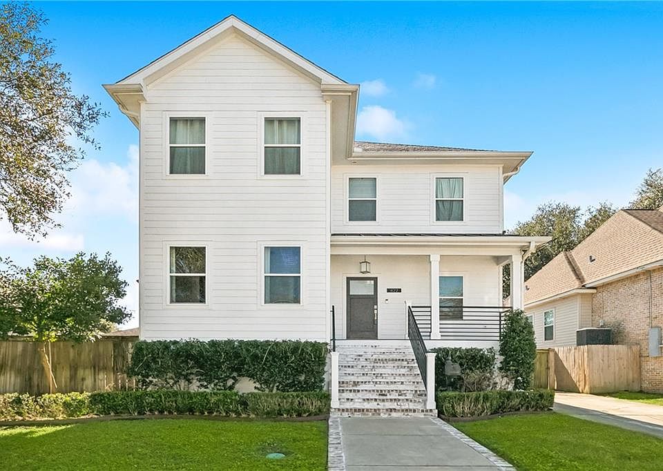 1st image of 422 Stafford Pl