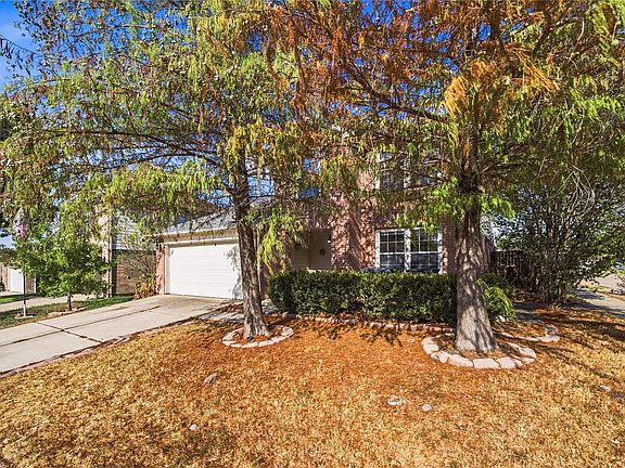 3rd image of 5666 Hunters Bend Ln
