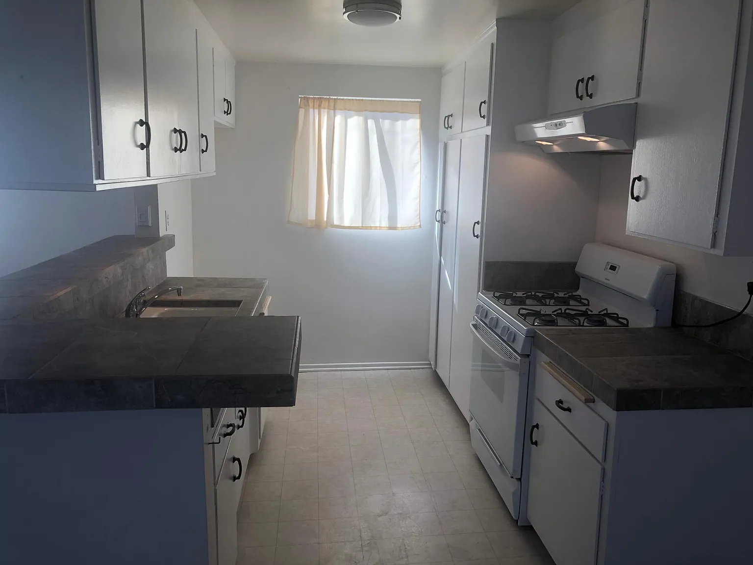 2 bed, $2,800 — Photo 1