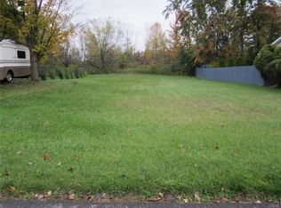 6148 Ridgecrest Dr, North Syracuse, NY 13212
