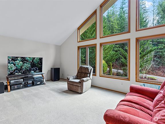 4th image of 5119 218th Avenue NE