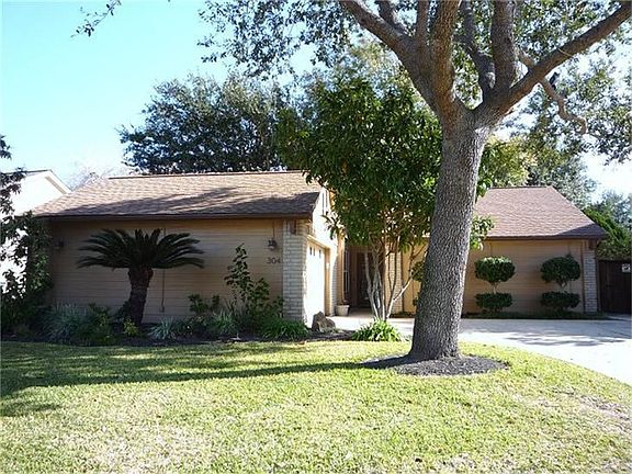 2nd image of 304 Thistlewood Ct
