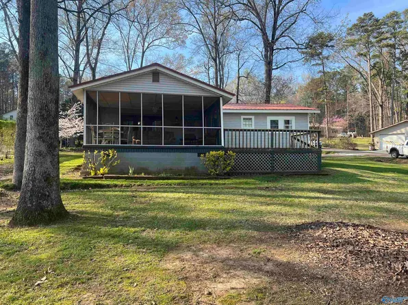 257 Elk River Shores Dr, Rogersville, AL 35652