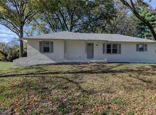 700 N Shaw St, Richmond, MO 64085