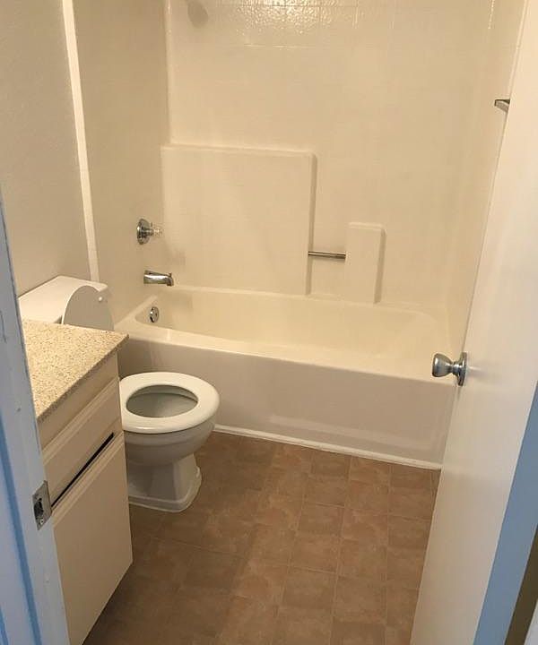 2nd image of 13461 Ivy Ave APT B