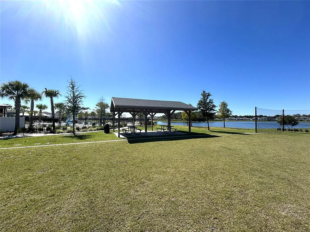 4 bed, 2.5 bath, 2060 sqft, $2,675 — Photo 4