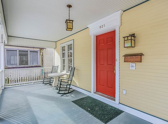 2nd image of 821 Clinton Ave