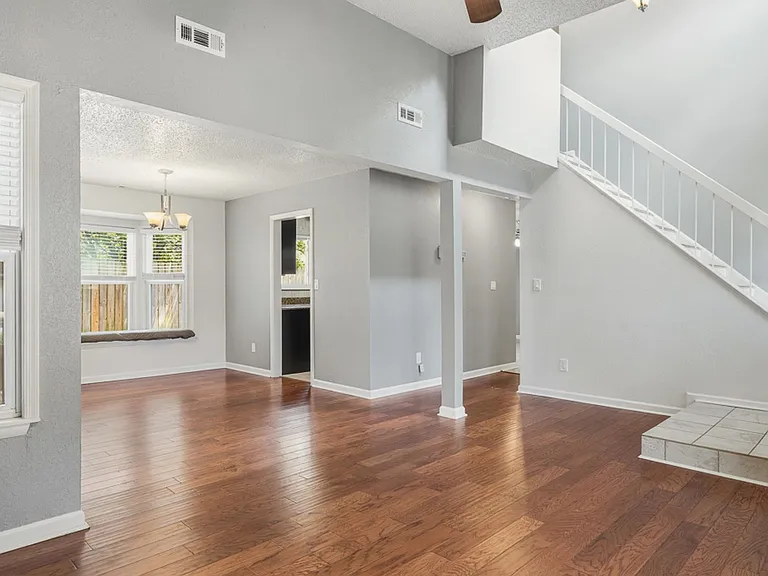 3856 Forestwood Ct — Photo 7