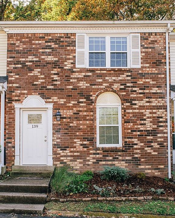 1st image of 139 Five Oaks Dr