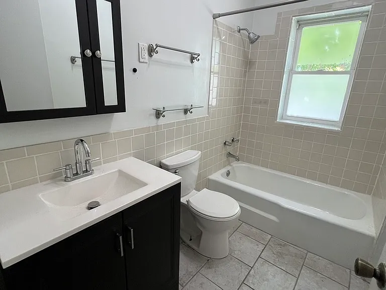 2724 W Chicago Ave #2R — Photo 7
