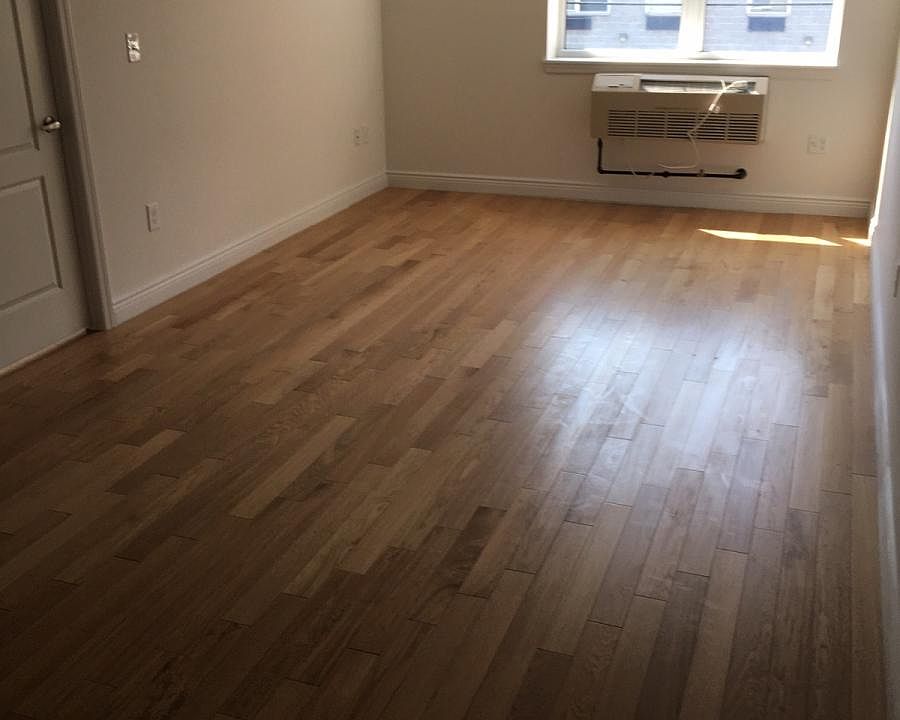2nd image of 2449 Cambreleng Ave