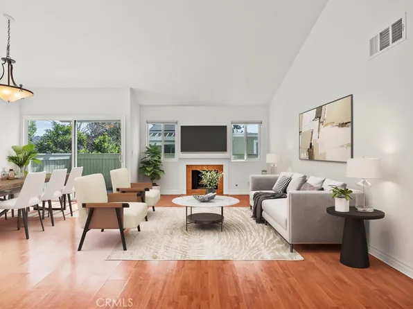 22117 Burbank Blvd Unit 5, Woodland Hills, CA 91367