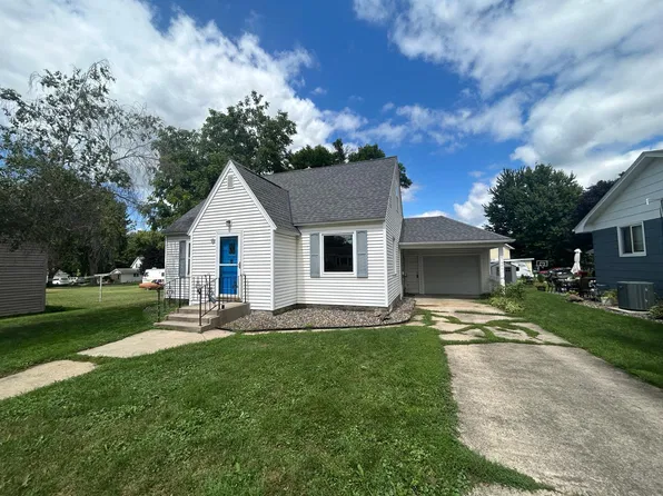 370 W 5th St, Zumbrota, MN 55992