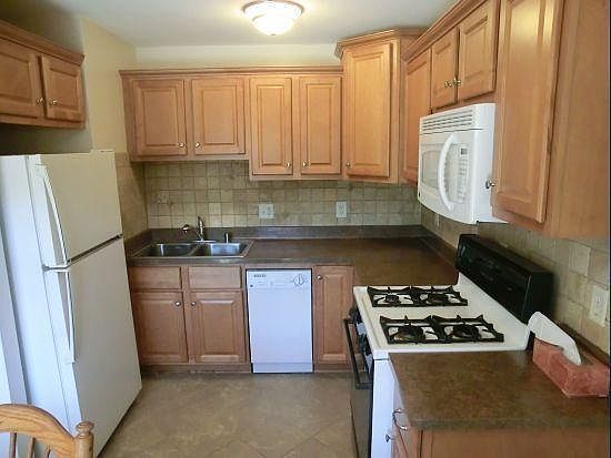 3rd image of 1631 W Edgerton Ave #1112