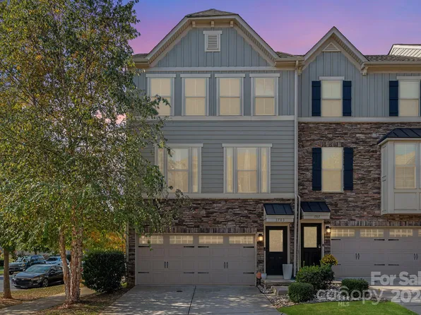 1703 Town Oak Ln, Charlotte, NC 28205