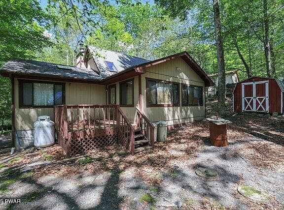 4th image of 10 Oak Dr