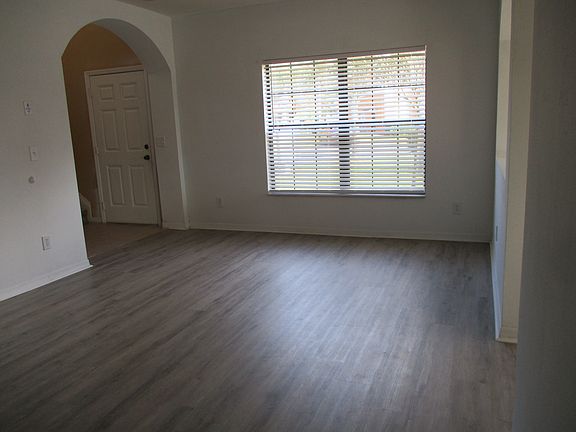 4th image of 30138 Mossbank Dr #Townhouse