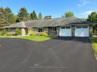 37 Golfview Dr, Bancroft, ON K0L1C0