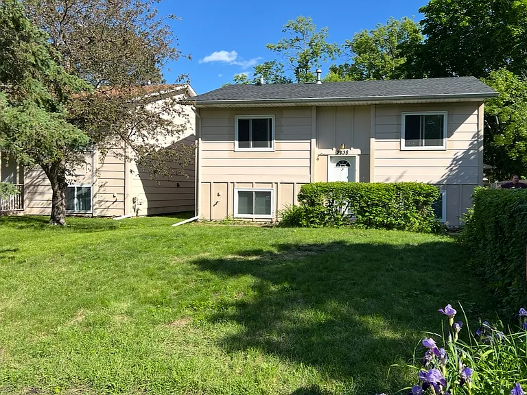 2438 Stewart Ave — Photo 1