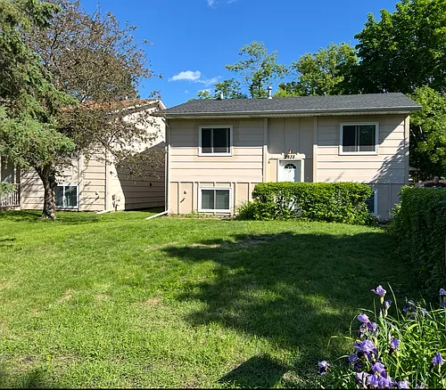 2438 Stewart Ave Photo 1