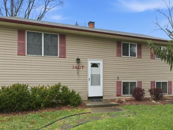 1407 Melbourne Dr, New Haven, IN 46774