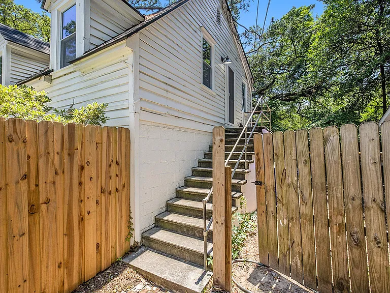 1131 Leesville St #B — Photo 11