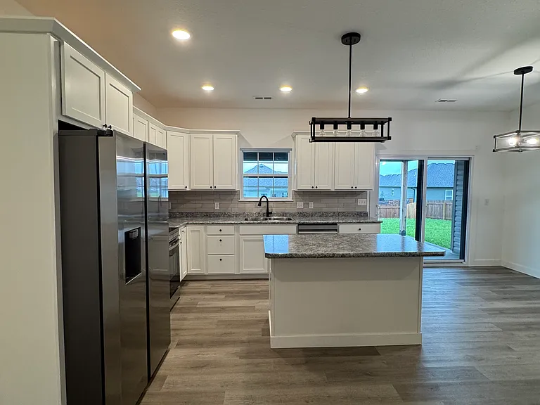 4680 Treaty Dr — Photo 5
