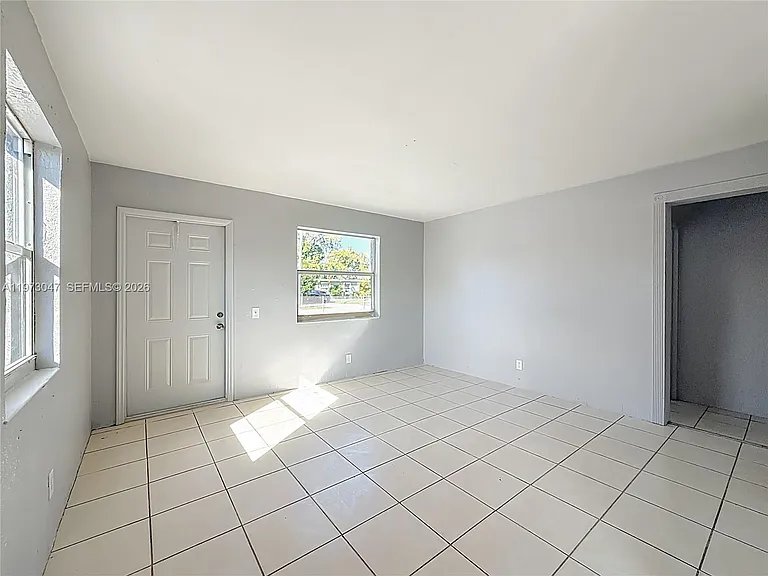 2408 NW 8th St — Photo 7
