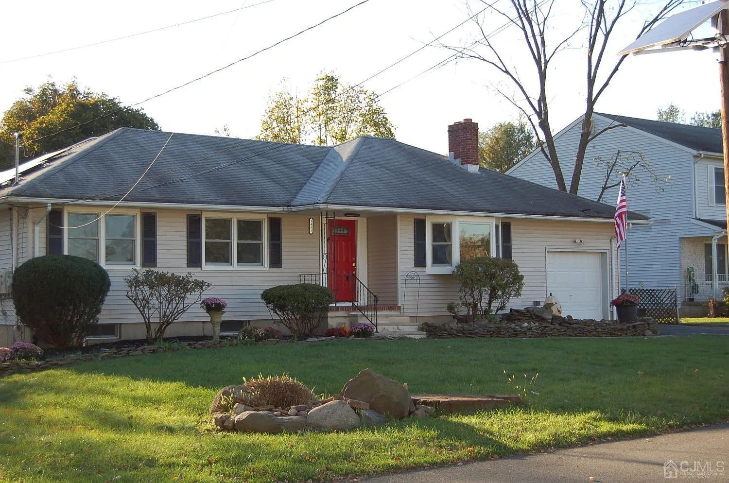 1482 Huron Rd photo 1
