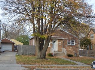 2214 W Catalpa Ave, Waukegan, IL 60085