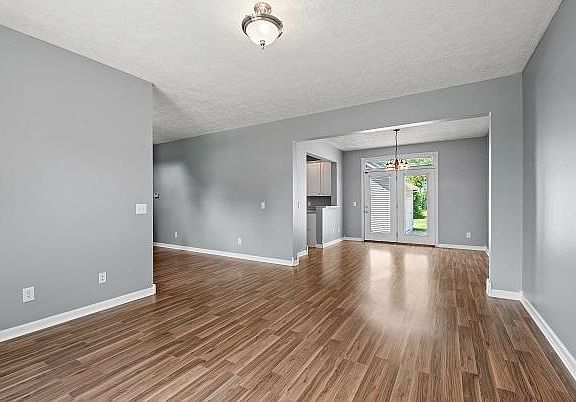 2nd image of 6209 Hutchinson St