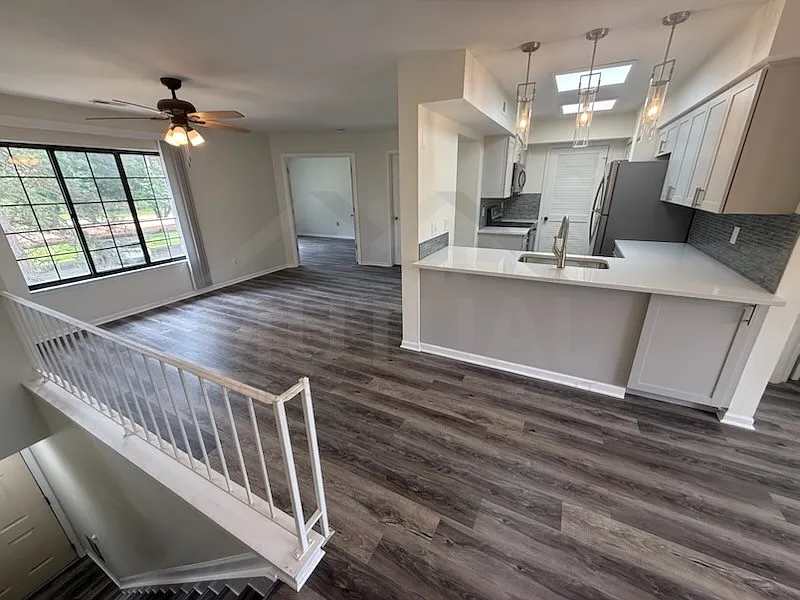 Very Sharp Condo for Lease! — Photo 3