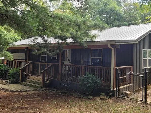 1060 McCuan Ln, Tunnel Hill, IL 62972