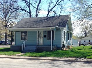 720 E Bidwell St, Taylorville, IL 62568