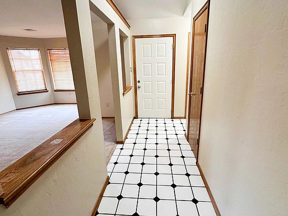 2nd image of 4409 SW Parkway Dr