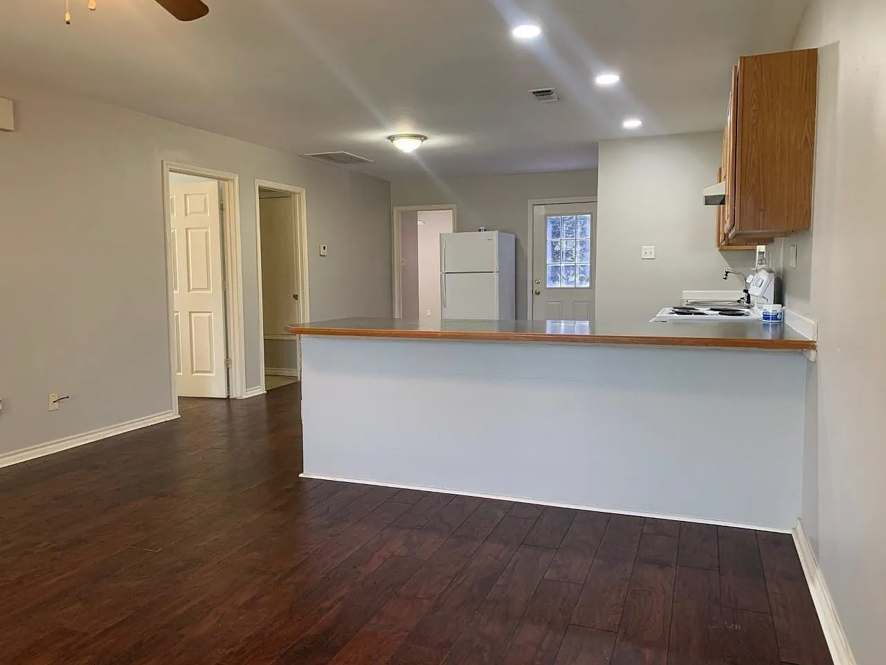 1602 W Elm St — Photo 3