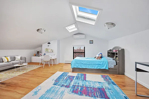 Sold by Compass | media 9