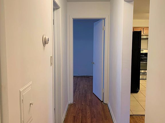 4th image of 4877 E 90th St #2