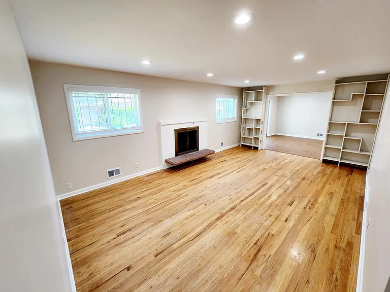 10820 Claire Ln — Photo 5