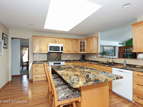 3rd image of 8023 160th St
