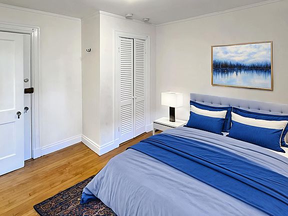 2nd image of 12 Aberdeen St #2