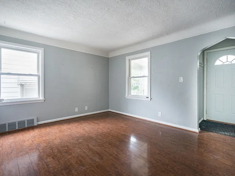 507 Spencer St — Photo 5