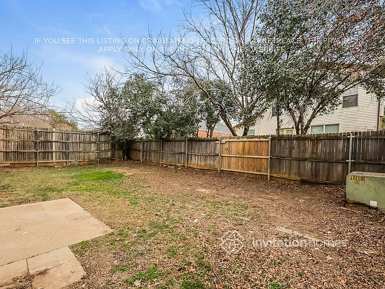 1456 Thistlewood Ln — Photo 17