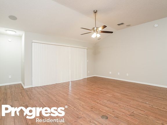 5th image of 1033 Drakefeather Dr