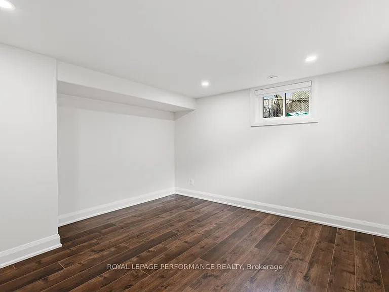 180 Roger Rd — Photo 45