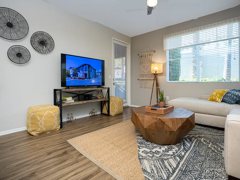 The Grove Apartments — Photo 8