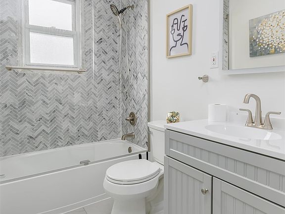 5th image of 120 W 50th St