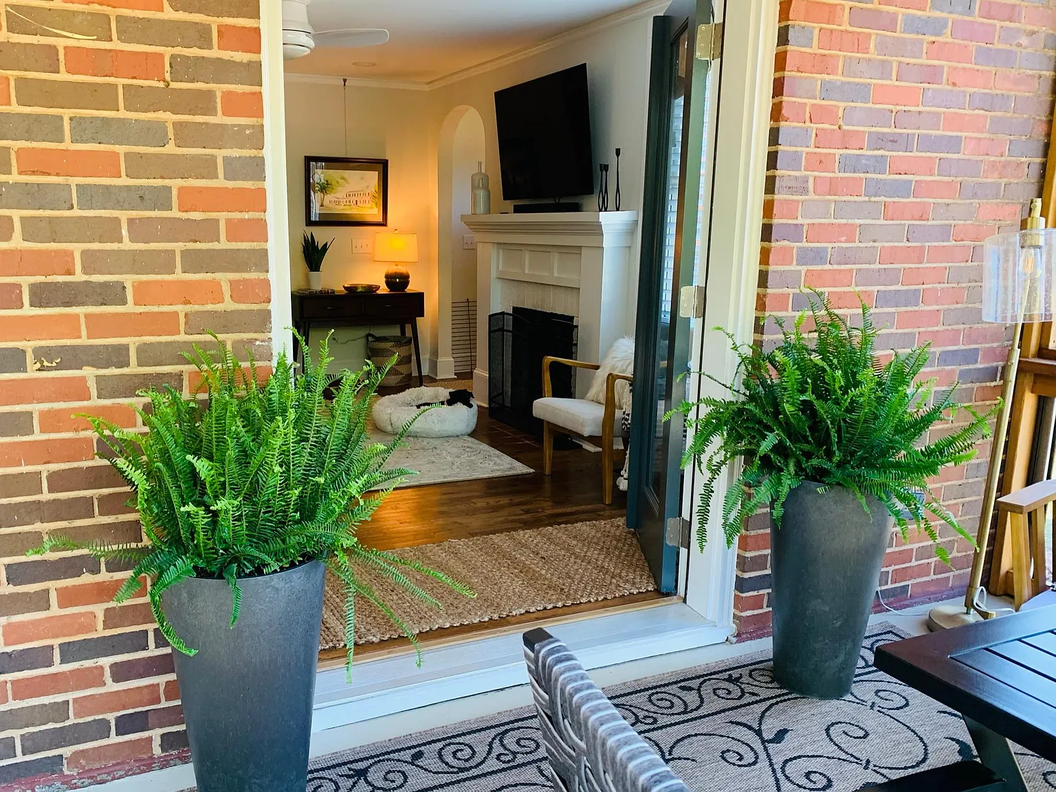 2 bed, 1.5 bath, 999 sqft, $3,500 — Photo 2