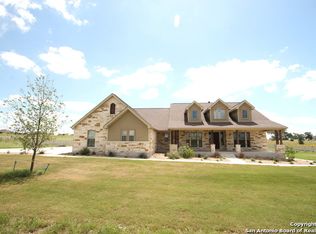 173 Triple R Dr, La Vernia, TX 78121